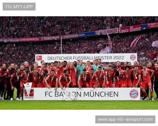 德甲拜仁外线压制带动整体攻势:一场战术的极致演绎 德甲拜仁外线压制带动整体攻势:一场战术的极致演绎