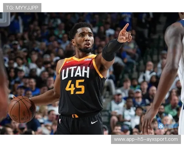 米切尔外线投篮命中助爵士稳定领先