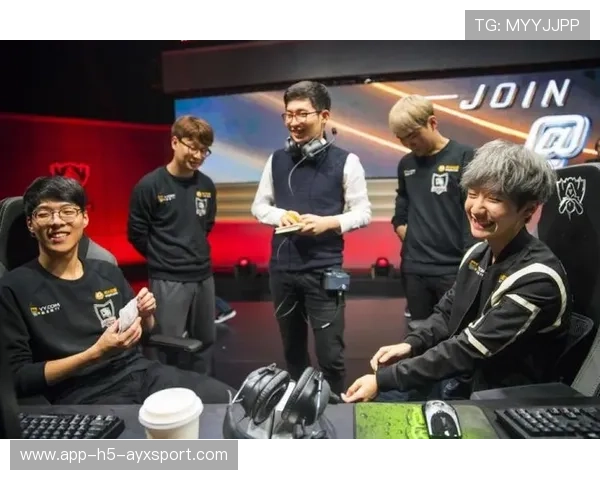 吉亚索夫试训新教练,备战方向或将调整 吉亚索夫试训新教练,备战方向或将调整