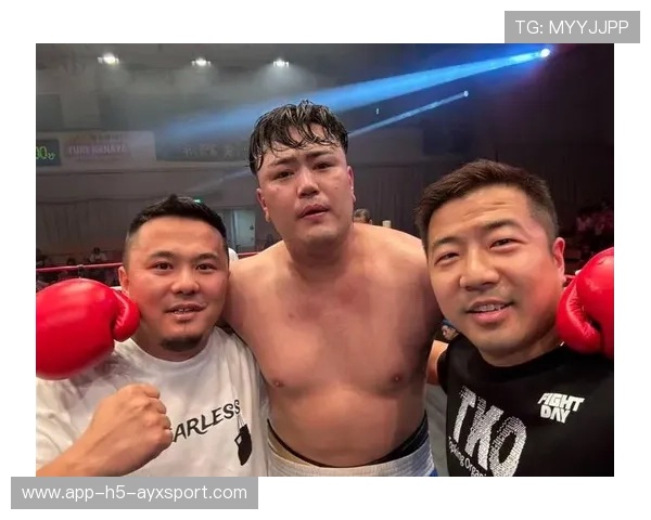 拳坛新星观察：谁最有望改写重量级格局？