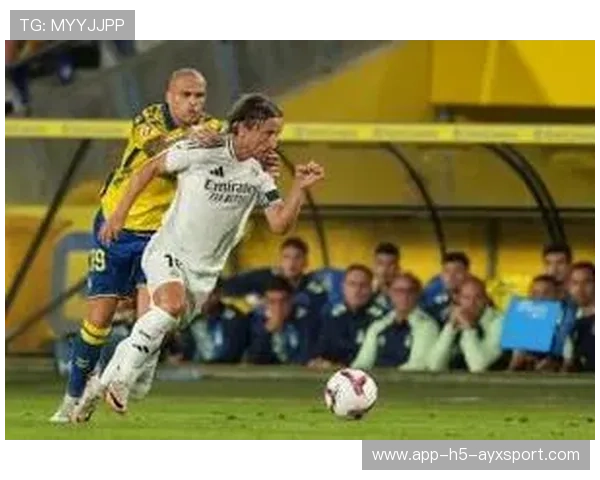 皇马更衣室隐患爆发！维尼修斯陷入10场球荒